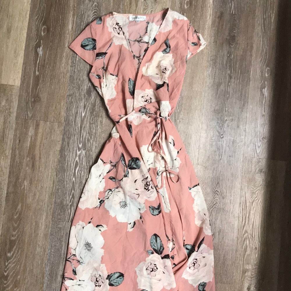 NWOT Beautiful maxi dress from Showpo 💫